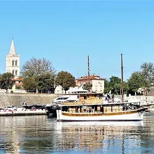 Botel Rhythm Floating -, Zadar
